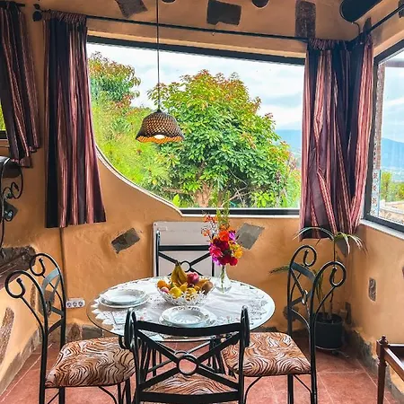 Holiday home Quaint Artist In Marvelous Nature - Alegrias *