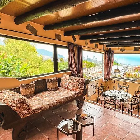 Quaint Artist In Marvelous Nature - Alegrias Holiday home